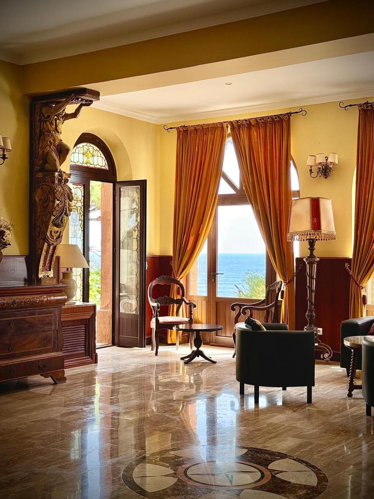 120, Mansion Alhamar *