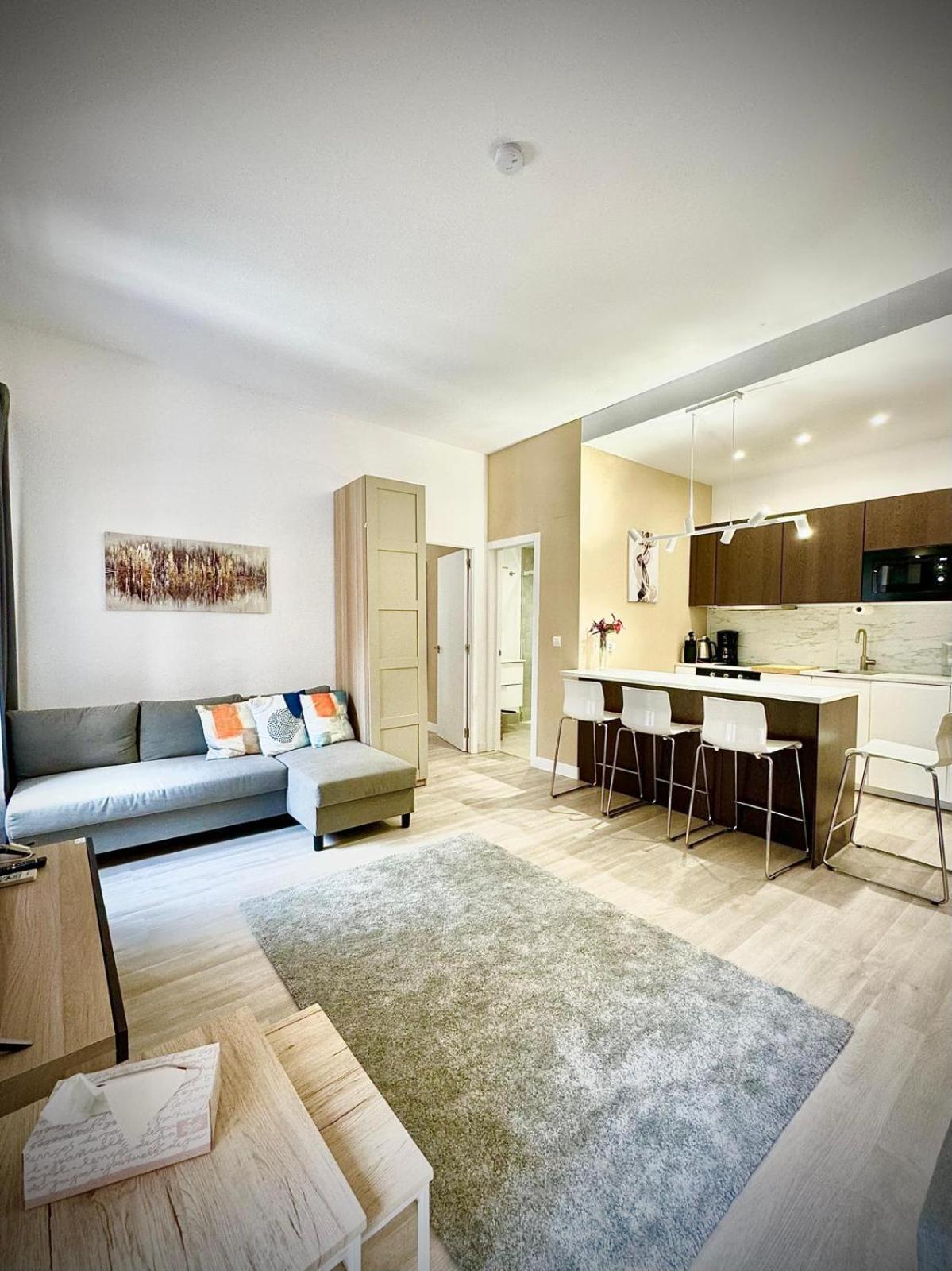 120, Mansion Alhamar